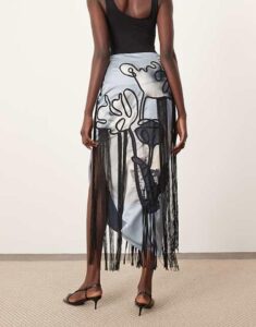 Jak stworzyć modną asymetryczną spódnicę – przewodnik krok po kroku