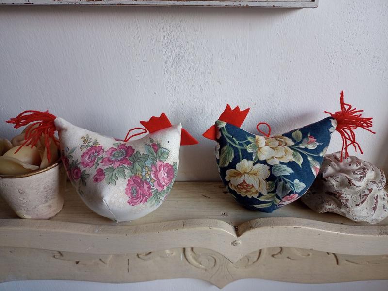 Jak uszyć urocze kury z materiału – krok po kroku do stworzenia własnych dekoracji