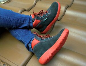 Jakie buty wybrać do komfortowego chodzenia po dachu?