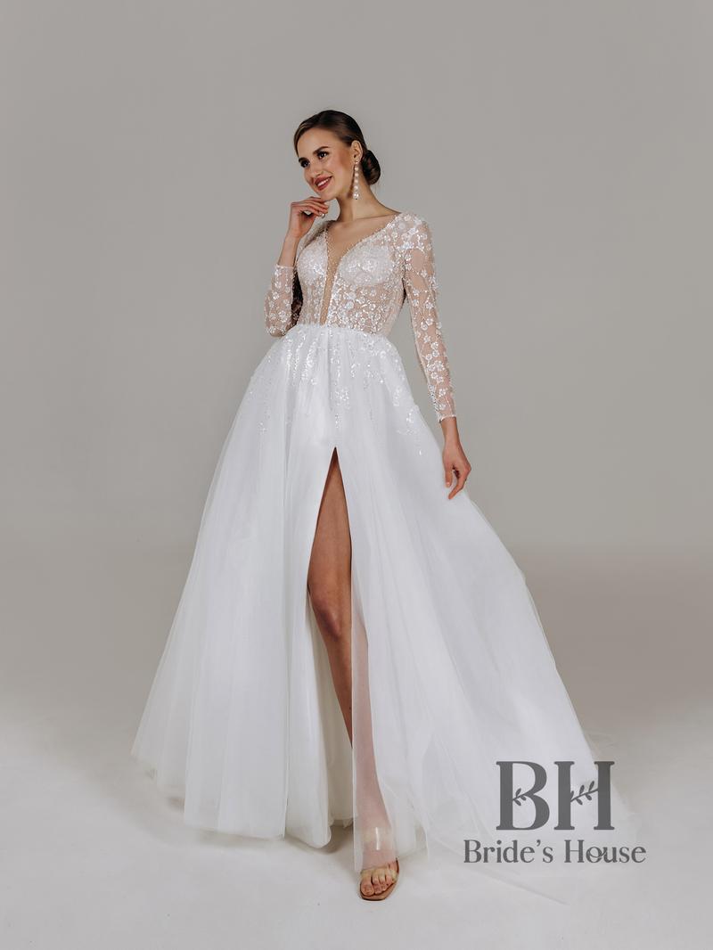 Niezapomniane chwile: Jak wybrać idealną suknię ślubną?