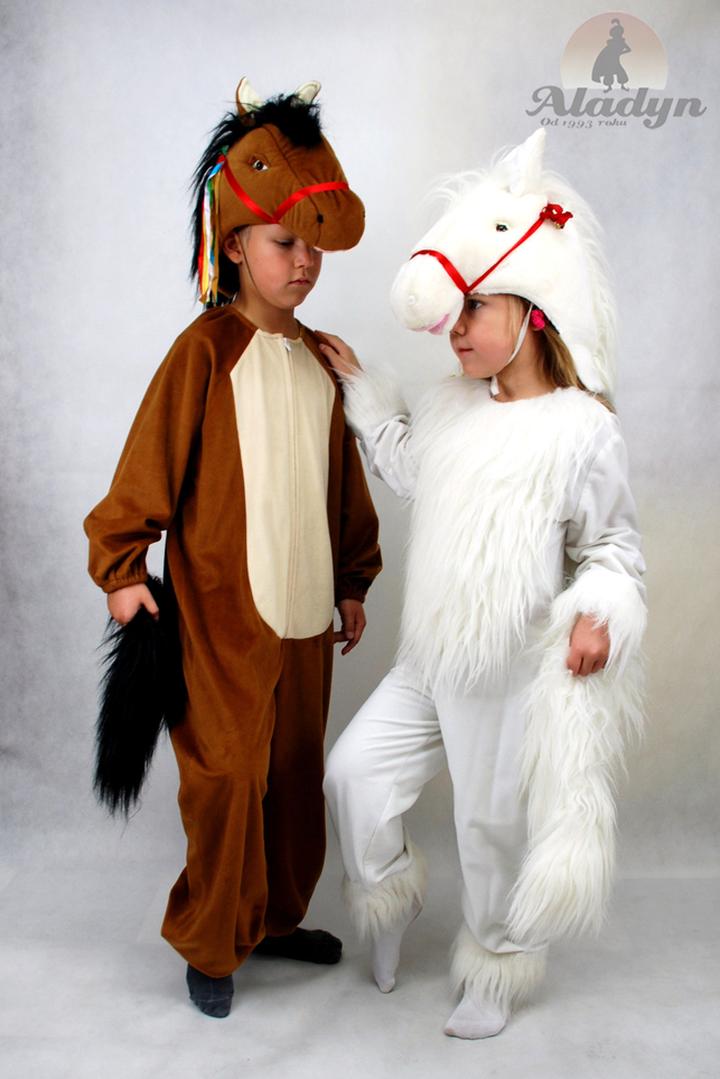 Koń z tektury dla dzieci