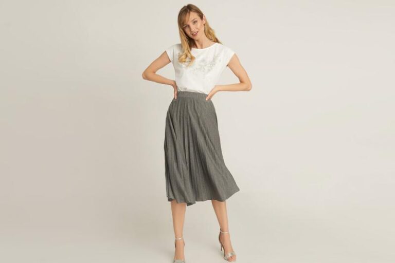 Jak dopasować spódnicę do figury, aby podkreślić atuty sylwetki?