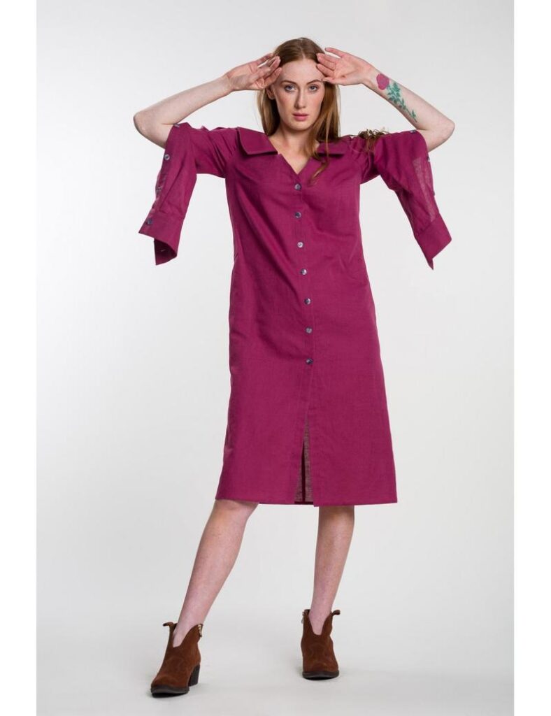 Idealne połączenia: jaki kolor butów wybrać do ciemno różowej sukienki?