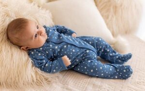 Jakie ubranka dla noworodka do szpitala wybrać w odpowiednim rozmiarze?