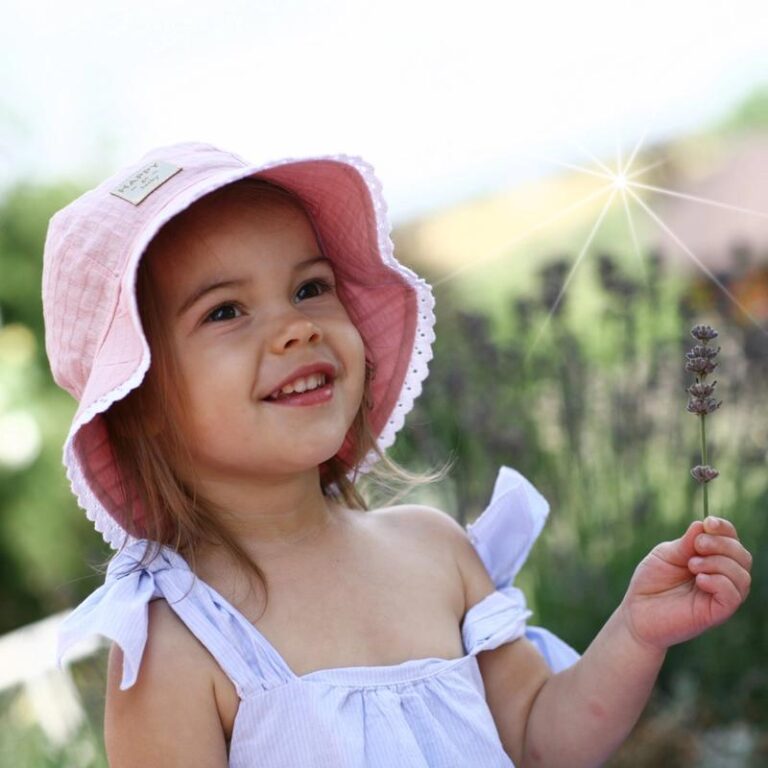 Kreatywny przewodnik: Jak uszyć uroczy kapelusz dla dziewczynki krok po kroku