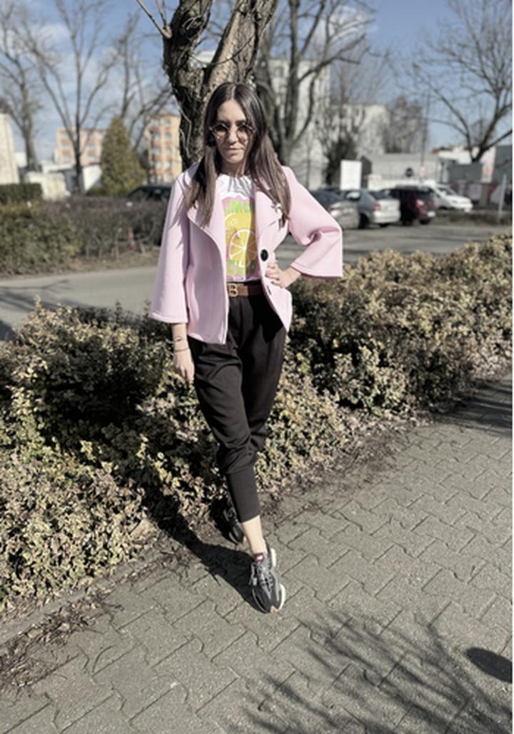 Szycie płaszczyka z pianki